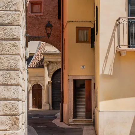 Palazzo Reggiani - Giacomo Leopardi Verona
